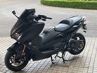 Moto Yamaha TMAX Negra Mate 2020 ,11000km ,