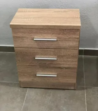 Cómoda de madera color beige/marrón