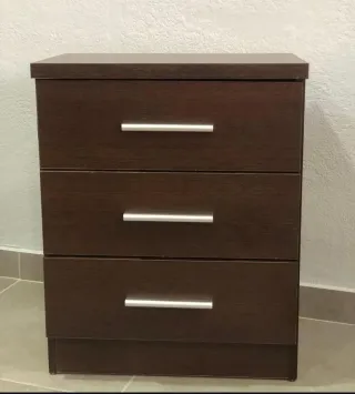 Cómoda de madera color beige/marrón