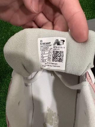 New Balance 530 Rosa y Blanco