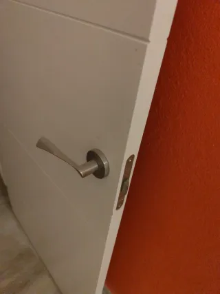 Puerta de paso moderna