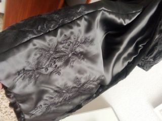 Abrigo de piel de astracán negro