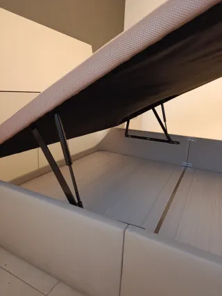 Canapé abatible madera y tela beige