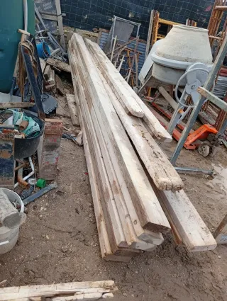 Tablones de madera para obra
