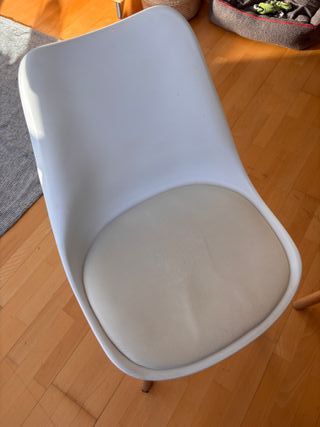 Mesa y 4 Sillas Comedor