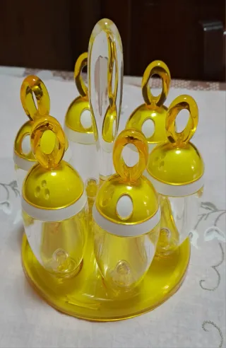 Portaspezie girevole con antiscivolo in appoggio