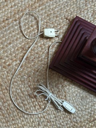 Lámpara de pie clásica de madera y tela