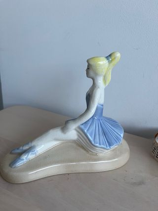 Figura bailarina cerámica azul