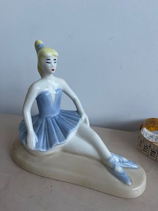 Figura bailarina cerámica azul