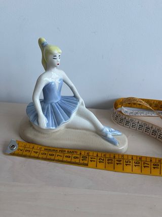 Figura bailarina cerámica azul