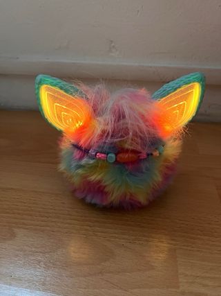 Muñeco Furby Arcoíris