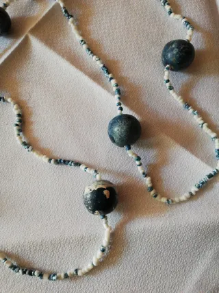 Collar Zara con bolitas de cristal