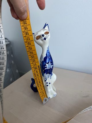 Figura cerámica gato azul y blanco