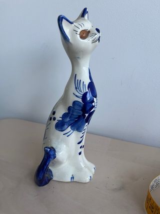 Figura cerámica gato azul y blanco