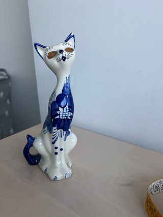 Figura cerámica gato azul y blanco