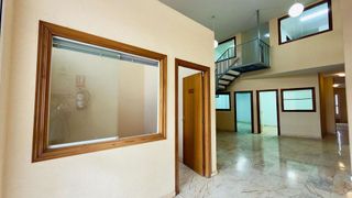 Local comercial en alquiler en Maria Auxiliadora - Barriada LLera en Badajoz