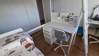 Cama alta infantil con escritorio