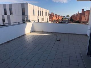 Ático en alquiler en Sanlúcar la Mayor