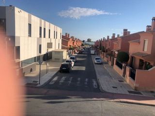 Ático en alquiler en Sanlúcar la Mayor