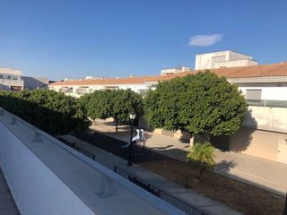Ático en alquiler en Sanlúcar la Mayor