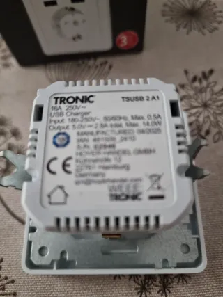Enchufe Tronic con 2 Puertos USB