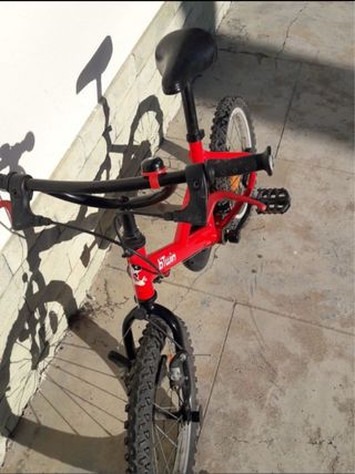 Bicicleta infantil Btwin roja