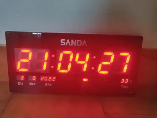 Reloj LED Sanda Rojo Pared Nuevo