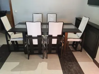 Mesa de salón grande y 6 sillas
