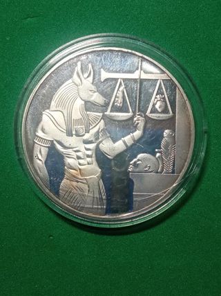 Medalla Egipcia Anubis Balanza