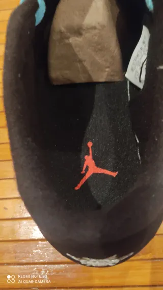 Zapatillas Jordan Negras y Turquesa