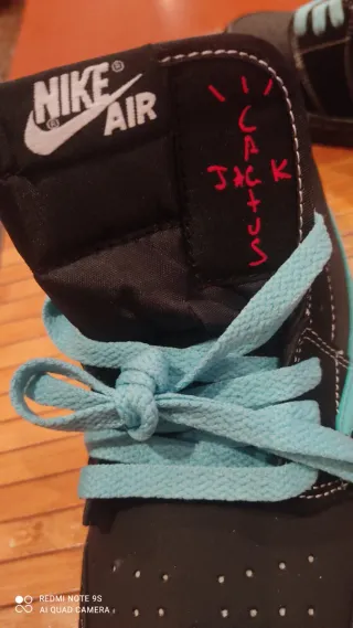 Zapatillas Jordan Negras y Turquesa