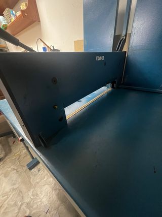 Guillotina DAHLE con mesa metálica (Dos cuchillas)