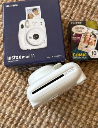 Cámara Instax Mini 11 + 10 fotos