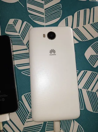 Pack 2 Móviles Vintage: Apple iPhone 4 y Huawei