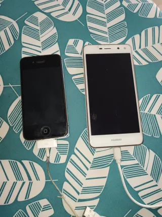 Pack 2 Móviles Vintage: Apple iPhone 4 y Huawei