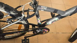 Bicicleta Btwin Negra con Diseño