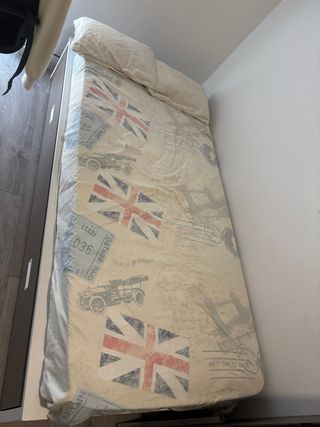 Cama nido sin colchón con puños en blanco