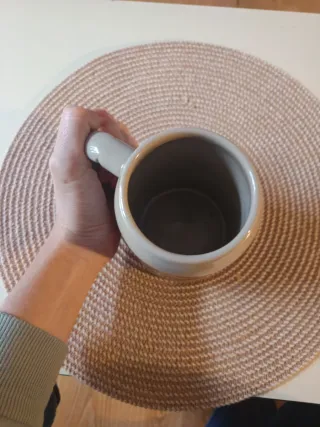 Taza de cerámica alemana con escudos