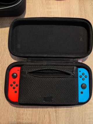 Nintendo Switch V1 (2017) XAJ + 4 Joy-Cons + Extra