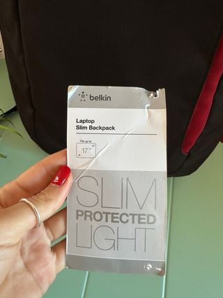 Mochila Belkin Slim para portátil (hasta 17”)