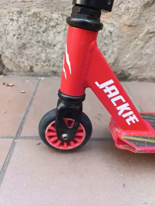 Patinete rojo