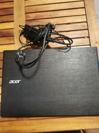 Portátil Acer 2511 Intel Core i3 4GB RAM