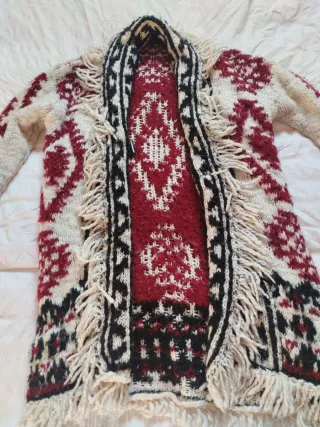 Chaqueta larga con flecos