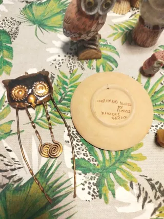 Colección de figuras de búhos