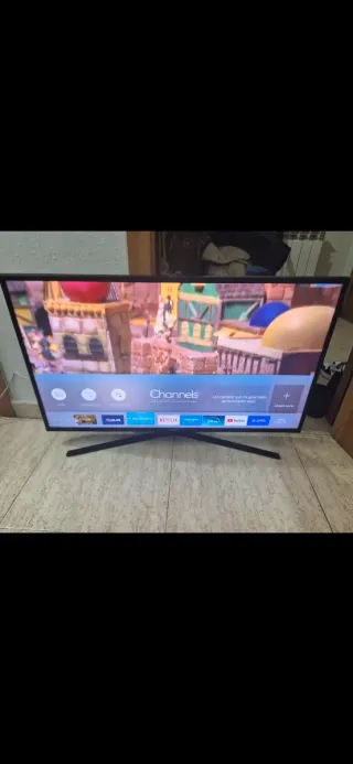 Smart TV WiFi 4K UHD Samsung 40"