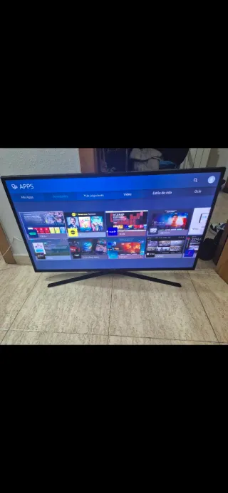 Smart TV WiFi 4K UHD Samsung 40"