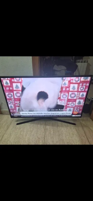 Smart TV WiFi 4K UHD Samsung 40"