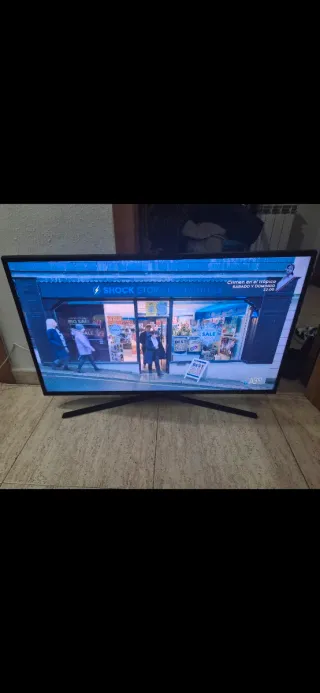 Smart TV WiFi 4K UHD Samsung 40"