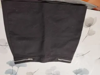 Falda mini Mango negra cremallera