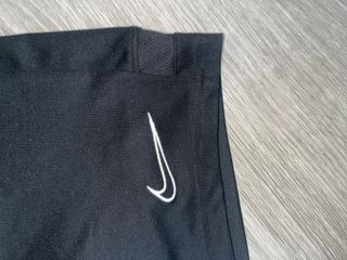 Pantalones cortos Nike negros, talla M de niños